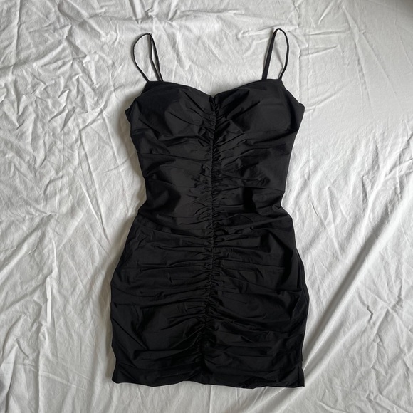 Babaton Ruched dress - Picture 2 of 6